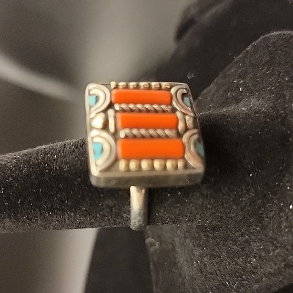 13gms Tibetan Turquoise Red Coral Nepali Tribal Gemstone Ring Adjutable Silver - Picture 2 of 6